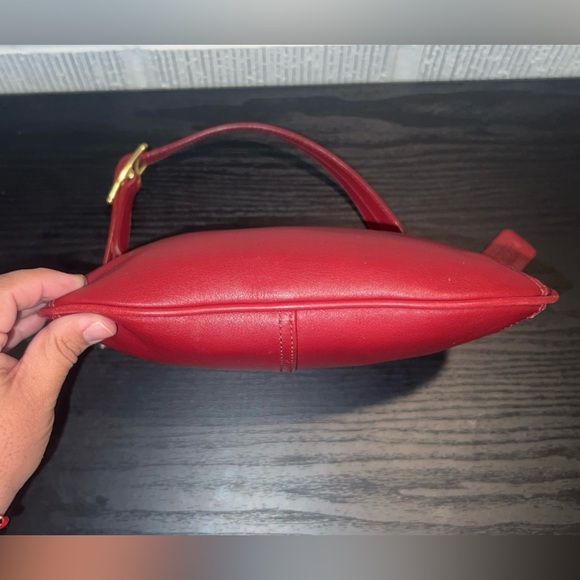 COACH Vintage 9295 Wristlet in Red Leather - Picture 7 of 11